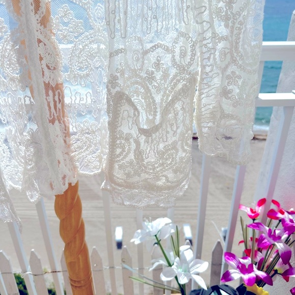 Elegant almost White Lace Top cardigan NWOT - Picture 7 of 10